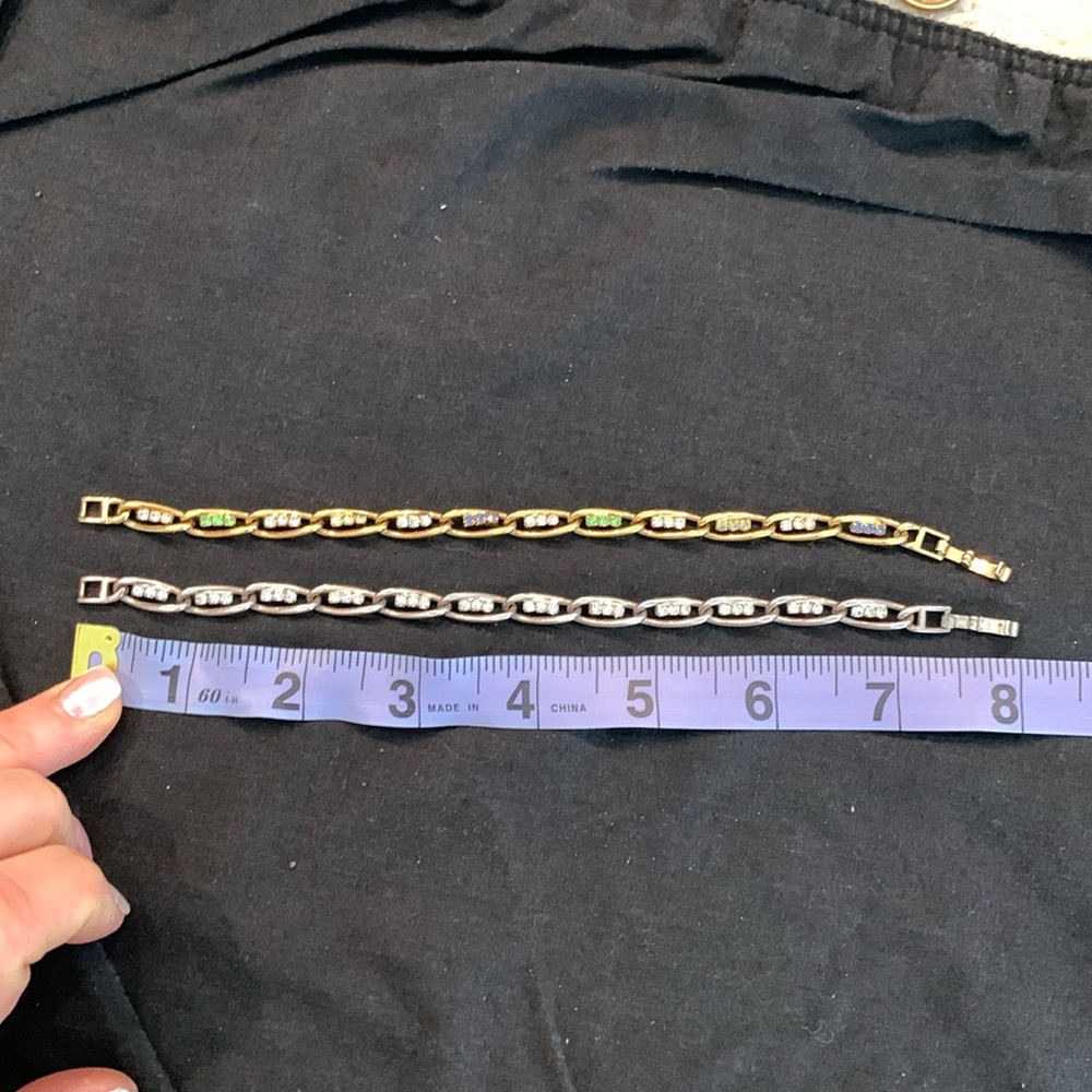 Bracelets - Picture 1 of 4